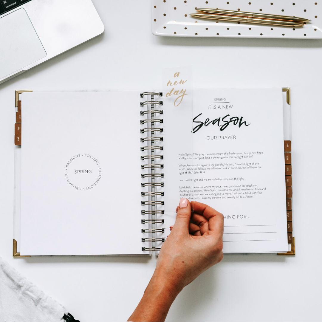 Premium White Marble Dream Planner 2024 Horacio Printing